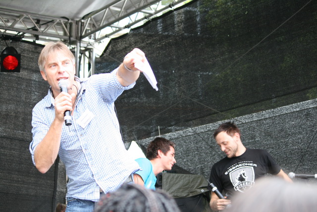 gal/2010/2010 Saitentwist Essen Original Moderation und Kinderbuehne 11.09/2010 Saitentwist 11.09. Moderation Essen Original HIrschlandplat 127.jpg